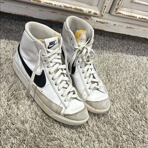 Nike White and Black High-Tops